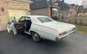 Chevrolet-Caprice-1967-Sedan-16