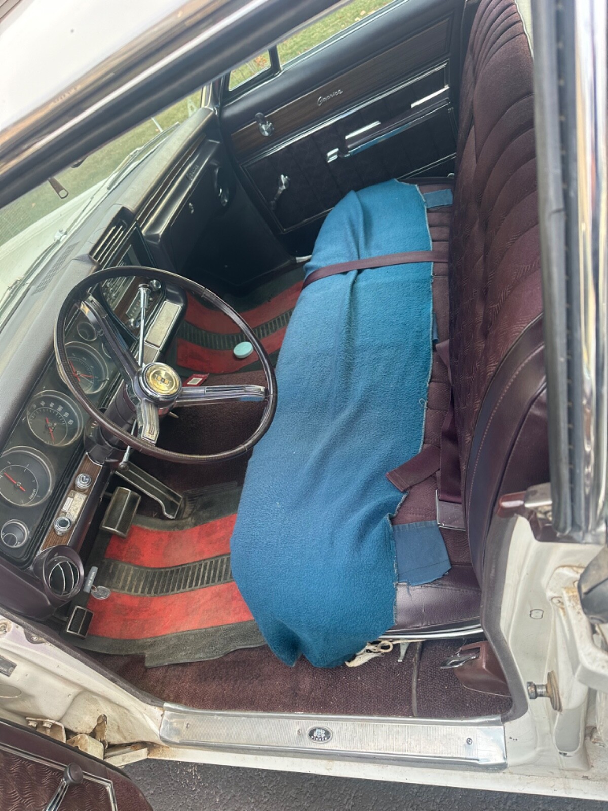 Chevrolet-Caprice-1967-Sedan-21