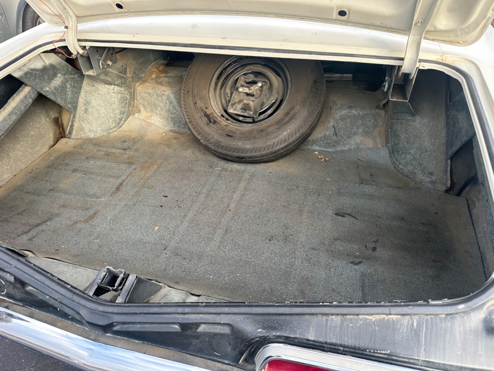 Chevrolet-Caprice-1967-Sedan-26