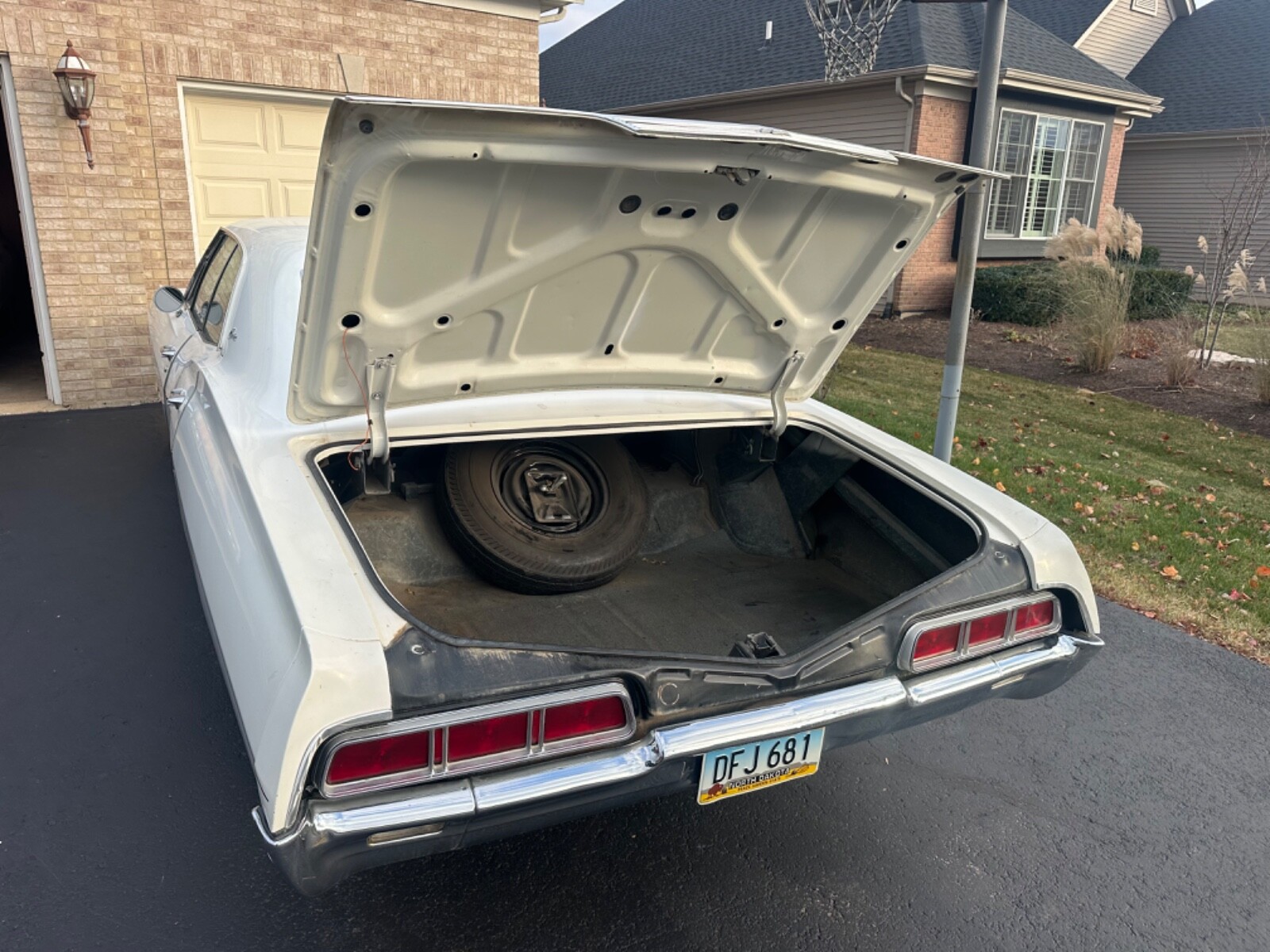 Chevrolet-Caprice-1967-Sedan-27