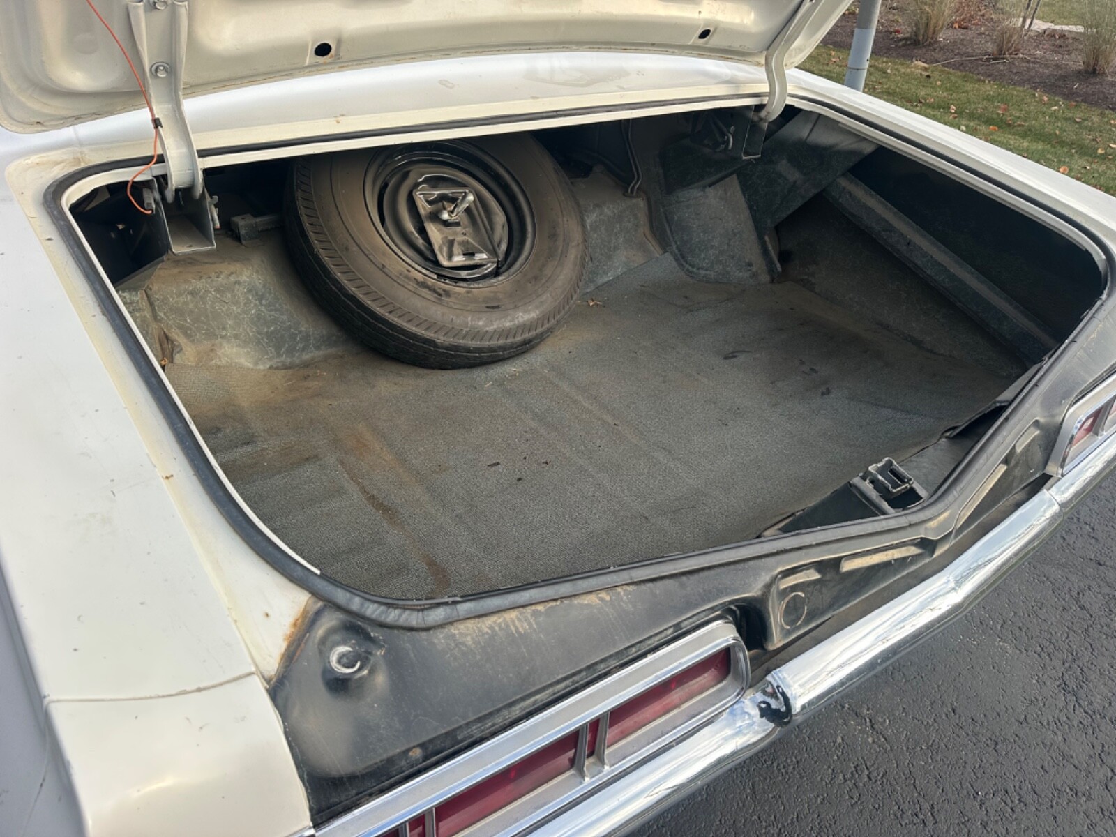 Chevrolet-Caprice-1967-Sedan-29