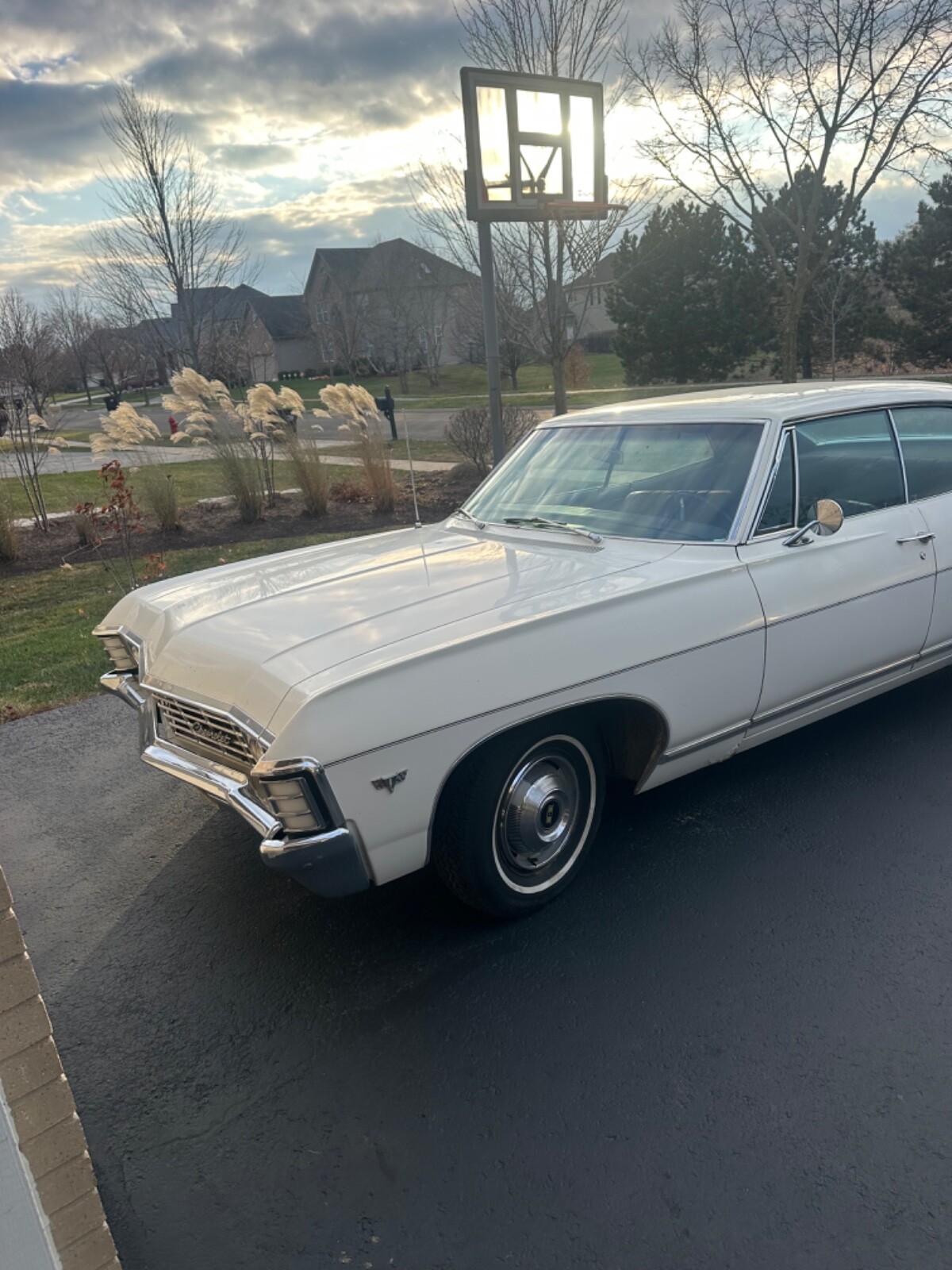 Chevrolet-Caprice-1967-Sedan-3