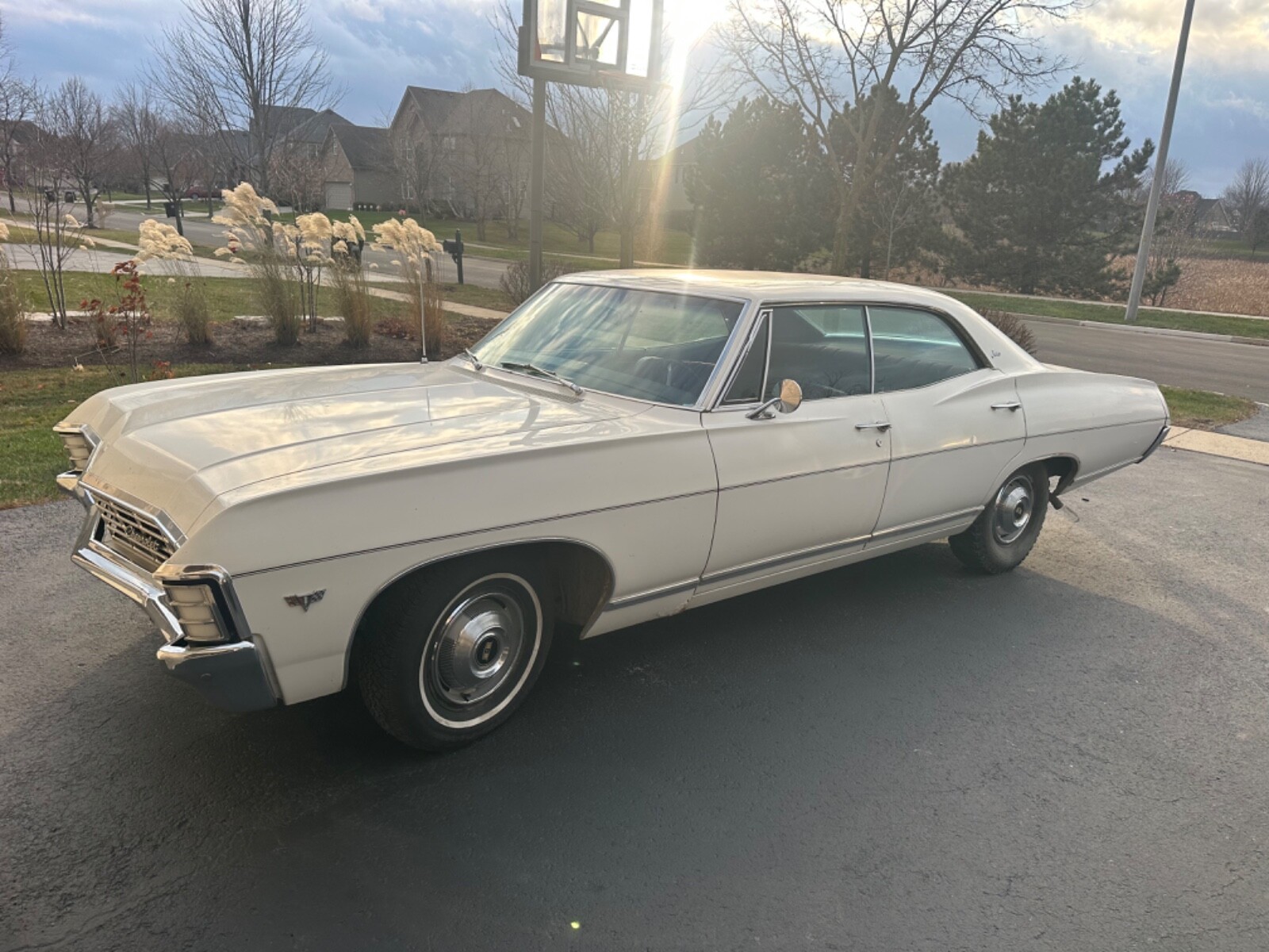 Chevrolet-Caprice-1967-Sedan-34