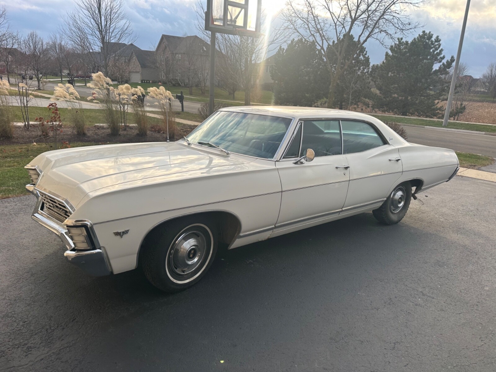 Chevrolet-Caprice-1967-Sedan-38