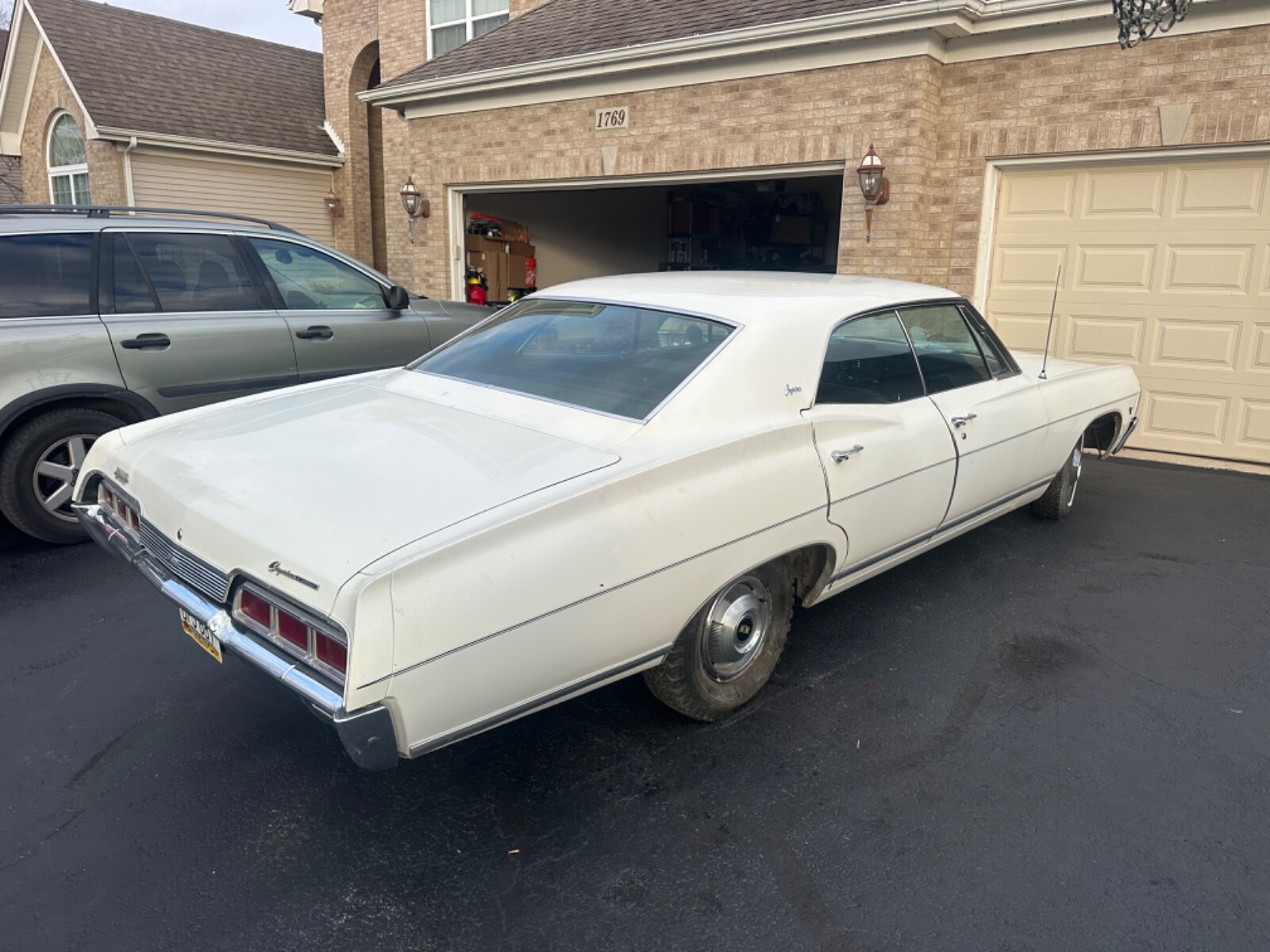 Chevrolet-Caprice-1967-Sedan-6