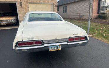 Chevrolet-Caprice-1967-Sedan-9