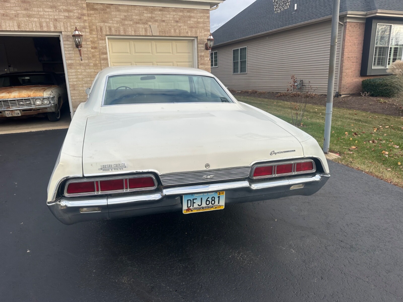 Chevrolet-Caprice-1967-Sedan-9