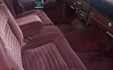Chevrolet-Caprice-1990-Sedan-2