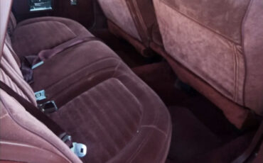 Chevrolet-Caprice-1990-Sedan-3