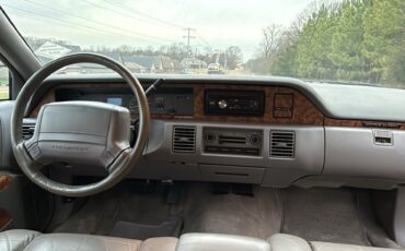 Chevrolet-Caprice-1993-13