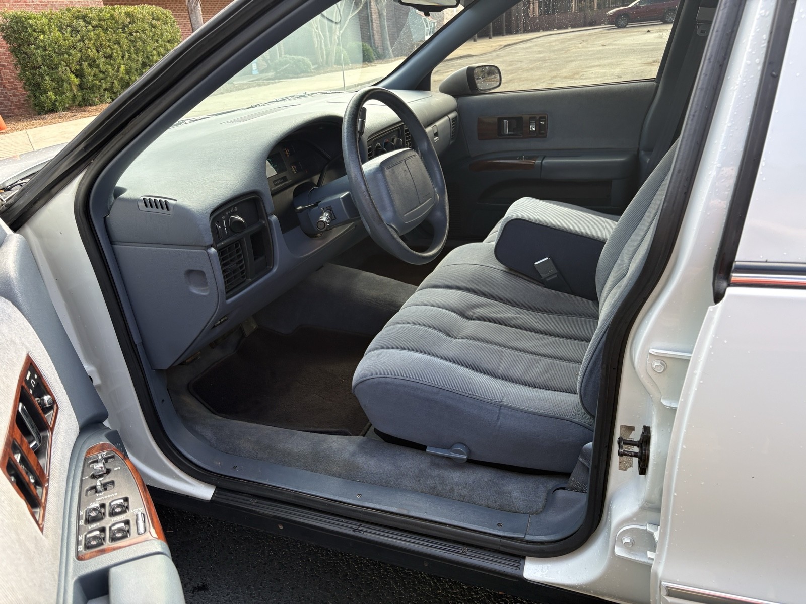 Chevrolet-Caprice-1994-10