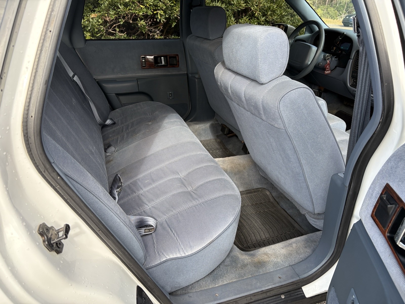 Chevrolet-Caprice-1994-13