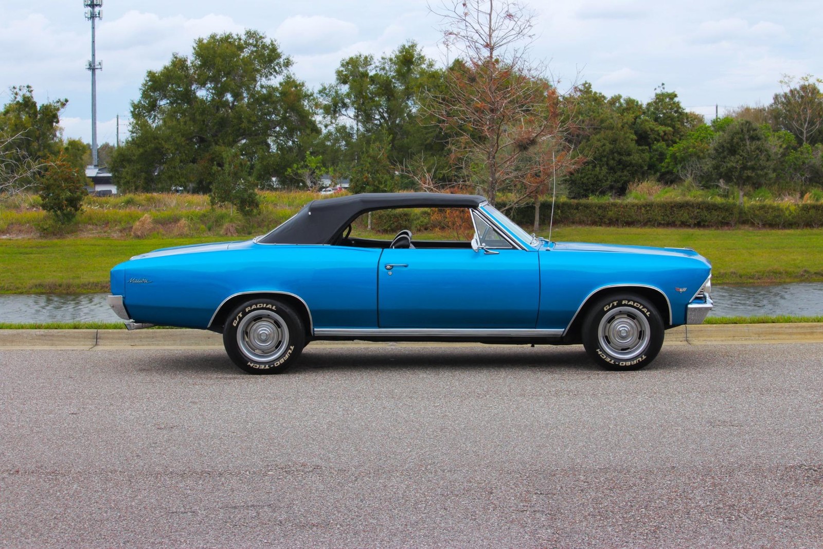 Chevrolet-Chevelle-1966-2-Door-39