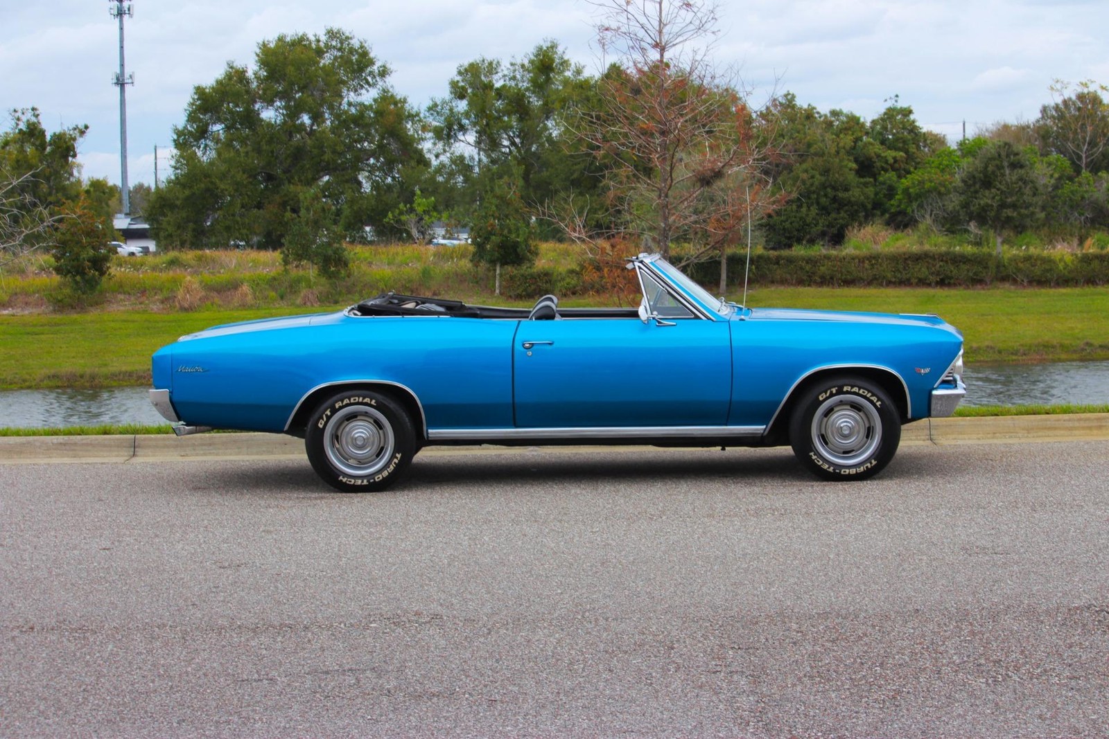 Chevrolet-Chevelle-1966-2-Door-6