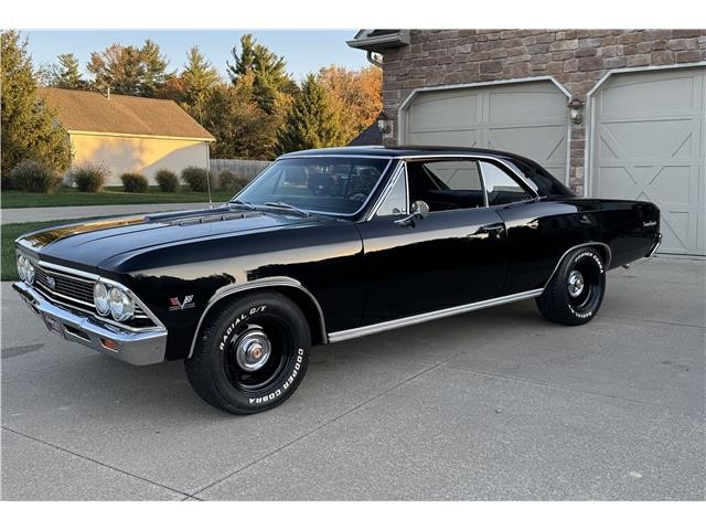 Chevrolet-Chevelle-1966-2-Door-Coupe-12
