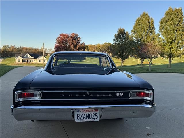 Chevrolet-Chevelle-1966-2-Door-Coupe-2