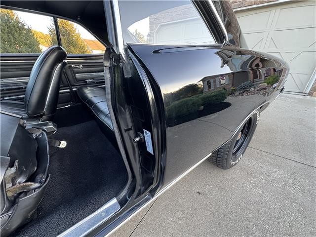 Chevrolet-Chevelle-1966-2-Door-Coupe-24