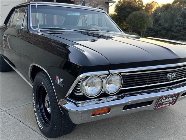 Chevrolet-Chevelle-1966-2-Door-Coupe-36