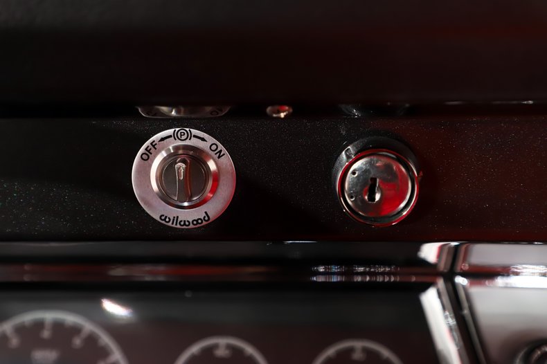 Chevrolet-Chevelle-1966-Charcoal-Metallic-Red-26