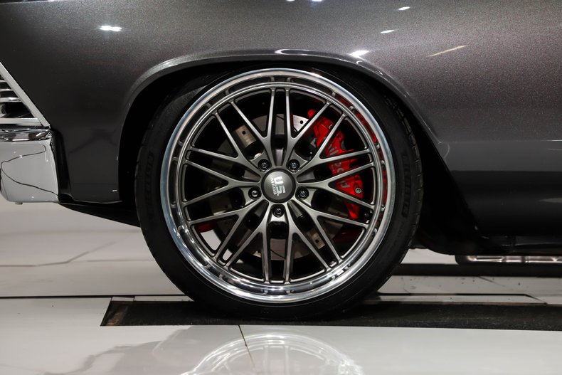 Chevrolet-Chevelle-1966-Charcoal-Metallic-Red-3