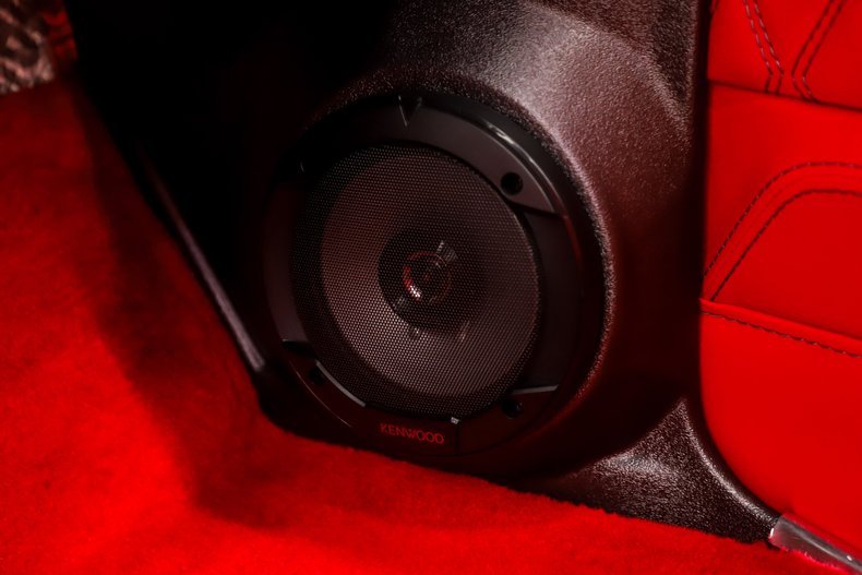 Chevrolet-Chevelle-1966-Charcoal-Metallic-Red-34