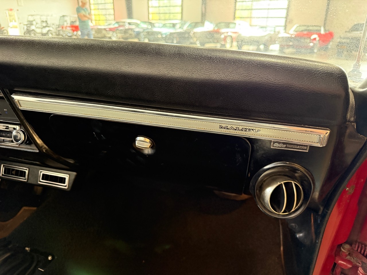 Chevrolet-Chevelle-1969-Classic-Car-31