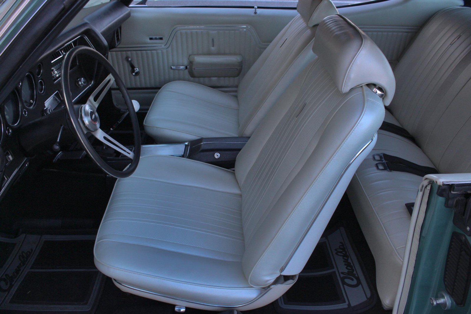 Chevrolet-Chevelle-1970-2-Door-11