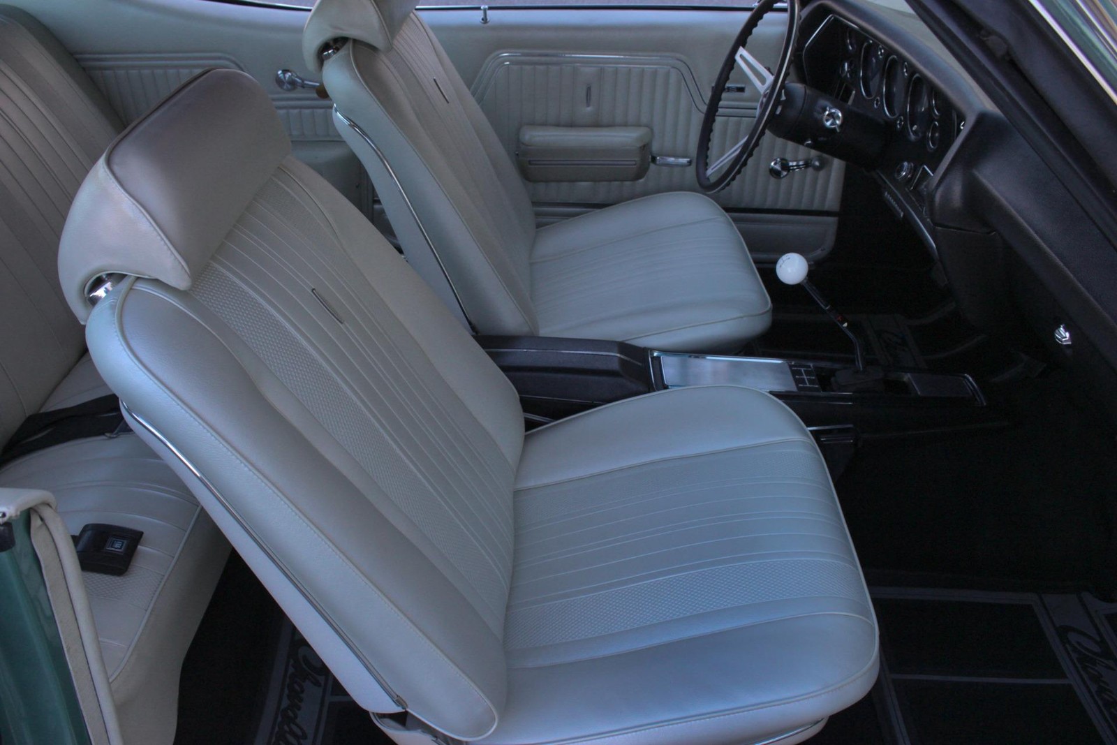 Chevrolet-Chevelle-1970-2-Door-12