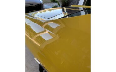 Chevrolet-Chevelle-1972-Corvette-Yellow-Black-12
