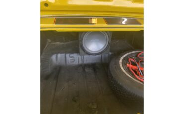 Chevrolet-Chevelle-1972-Corvette-Yellow-Black-15