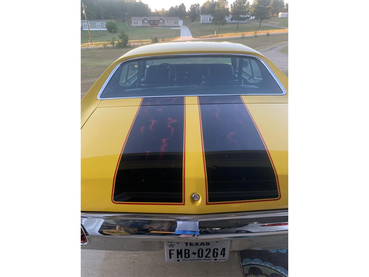 Chevrolet-Chevelle-1972-Corvette-Yellow-Black-2