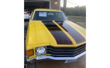 Chevrolet-Chevelle-1972-Corvette-Yellow-Black-3