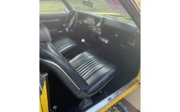 Chevrolet-Chevelle-1972-Corvette-Yellow-Black-6