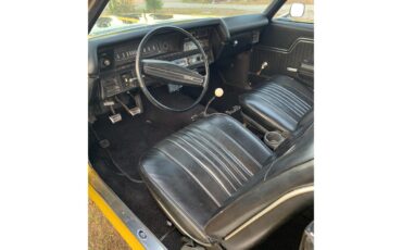 Chevrolet-Chevelle-1972-Corvette-Yellow-Black-7