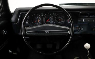 Chevrolet-Chevelle-1972-Fathom-Green-Black-7