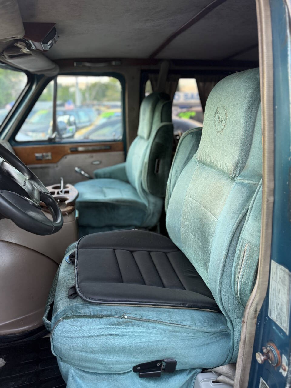 Chevrolet-Chevy-Van-1992-Full-Size-12