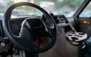 Chevrolet-Chevy-Van-1992-Full-Size-13