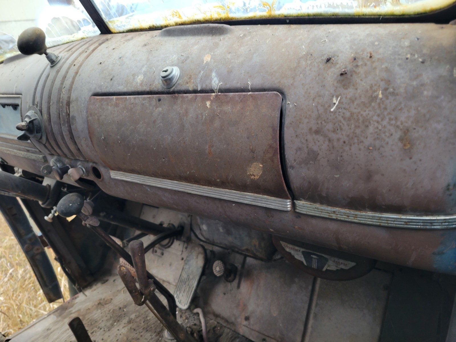 Chevrolet-Classic-1946-truck-16