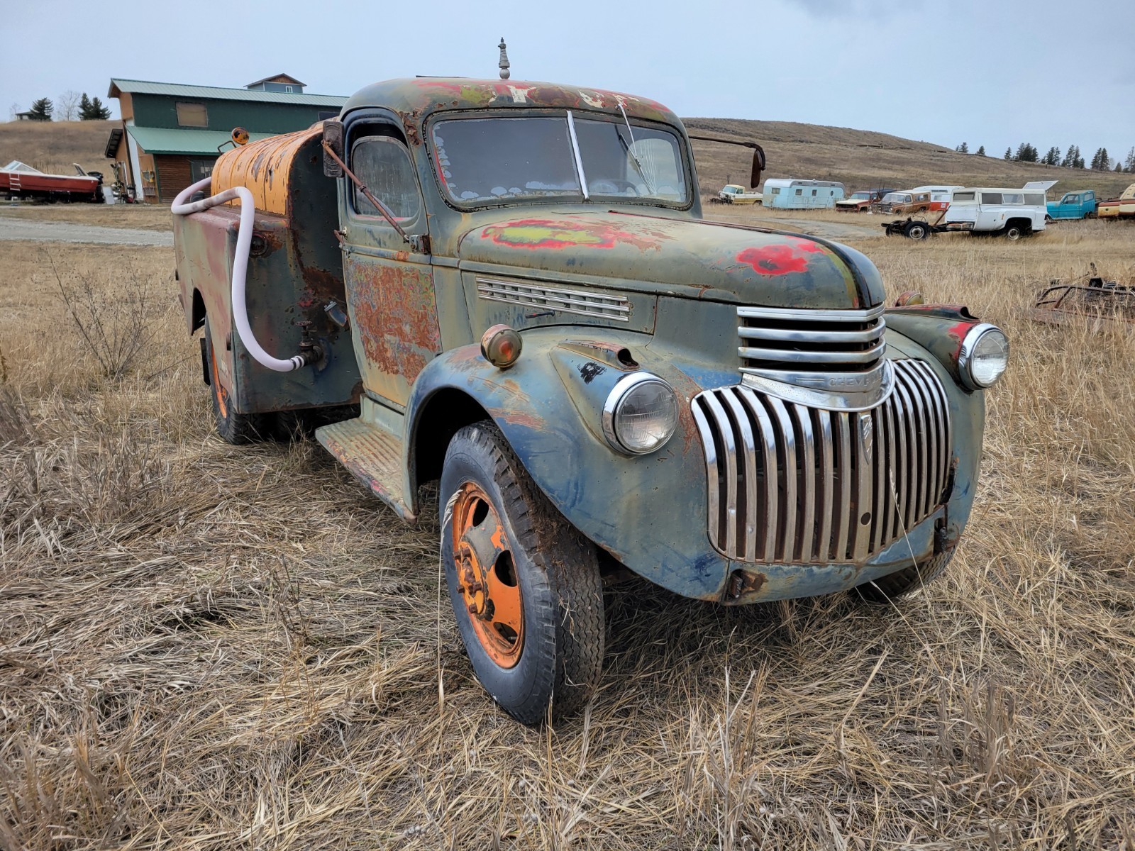 Chevrolet-Classic-1946-truck