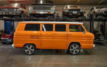 Chevrolet-Corvair-1963-Minivan-2