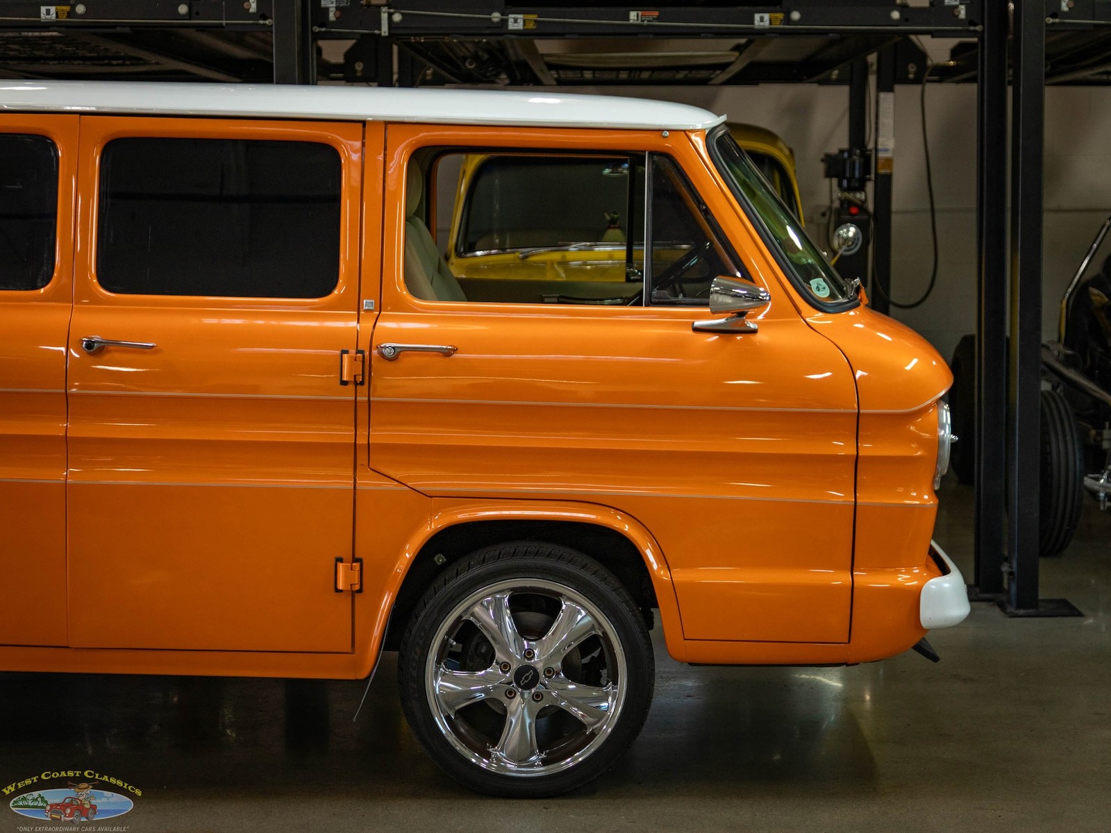 Chevrolet-Corvair-1963-Minivan-3