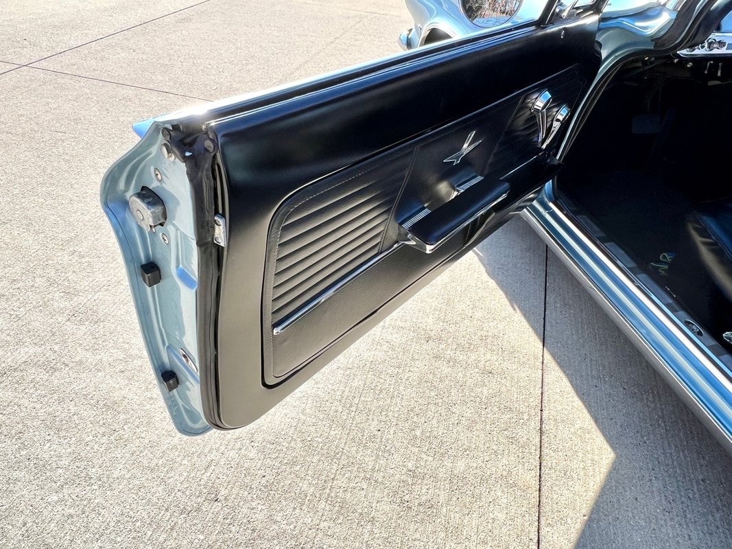 Chevrolet-Corvair-1964-Convertible-32