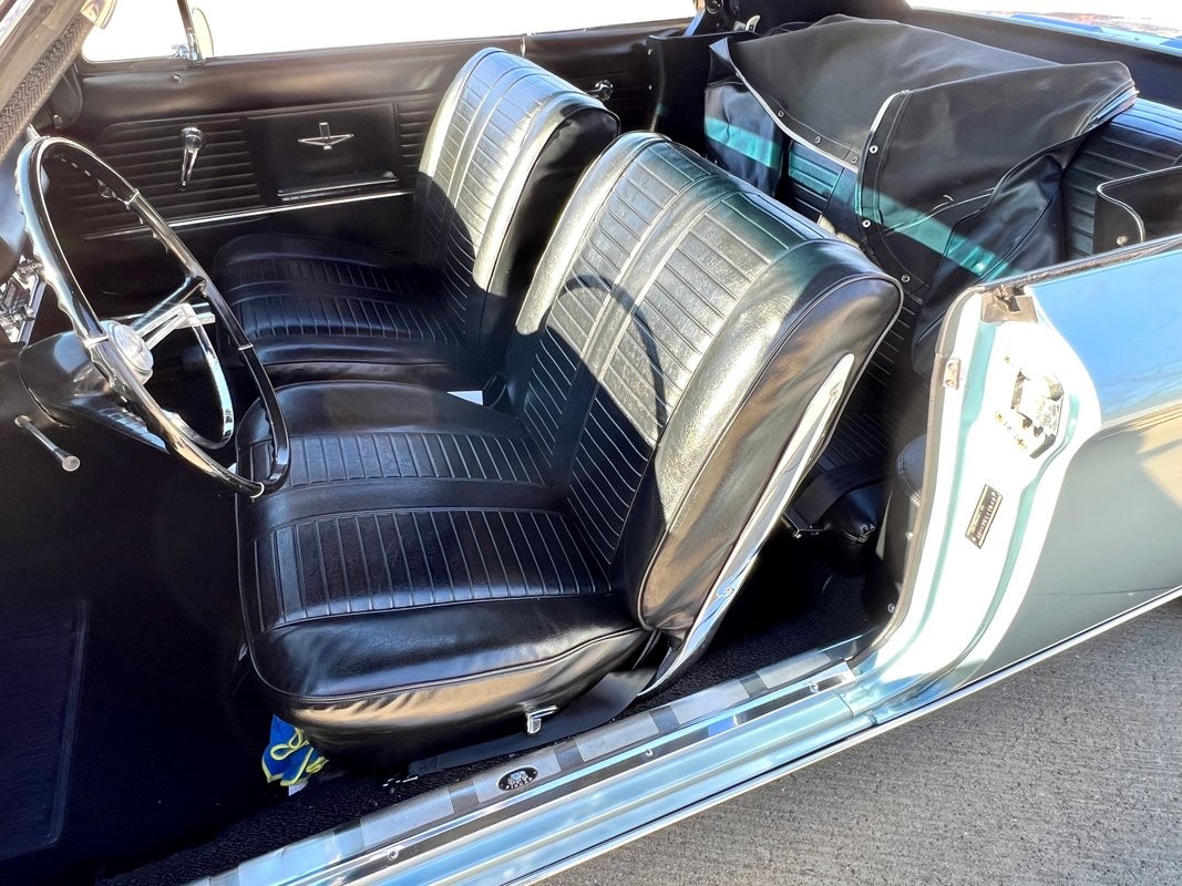 Chevrolet-Corvair-1964-Convertible-33