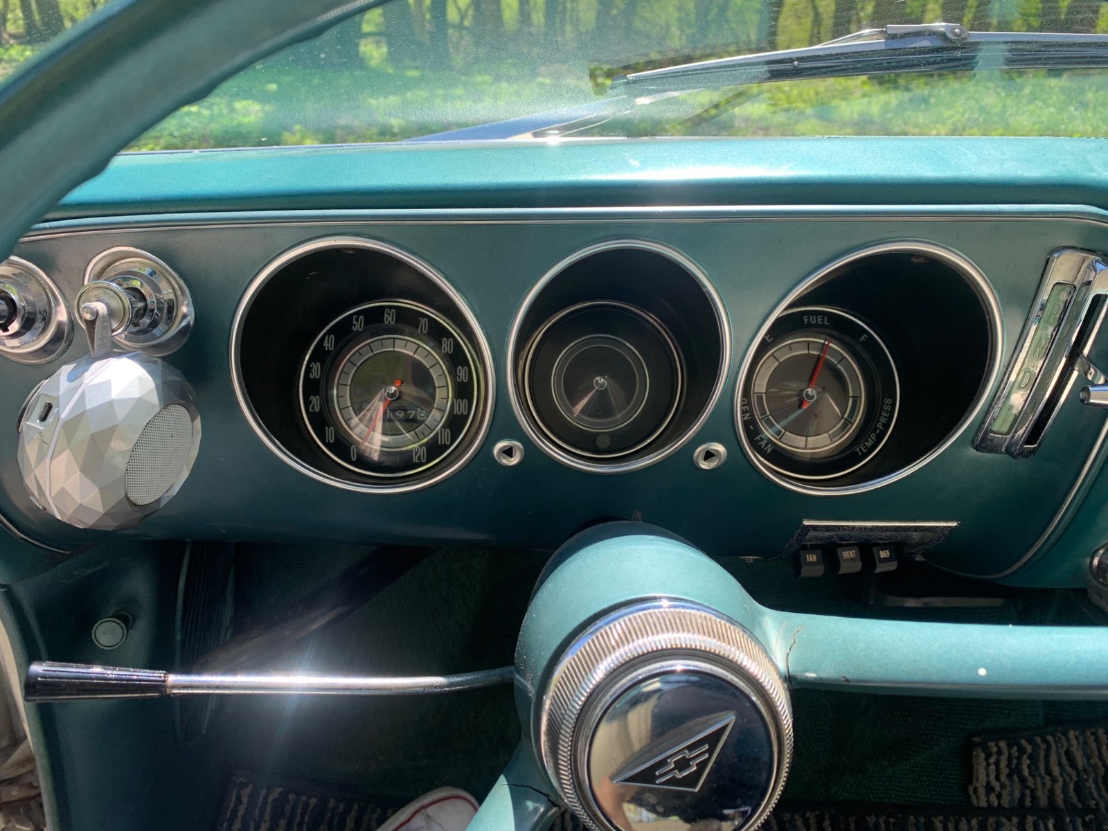 Chevrolet-Corvair-1965-2-Door-17