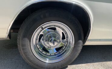 Chevrolet-Corvair-1965-2-Door-28