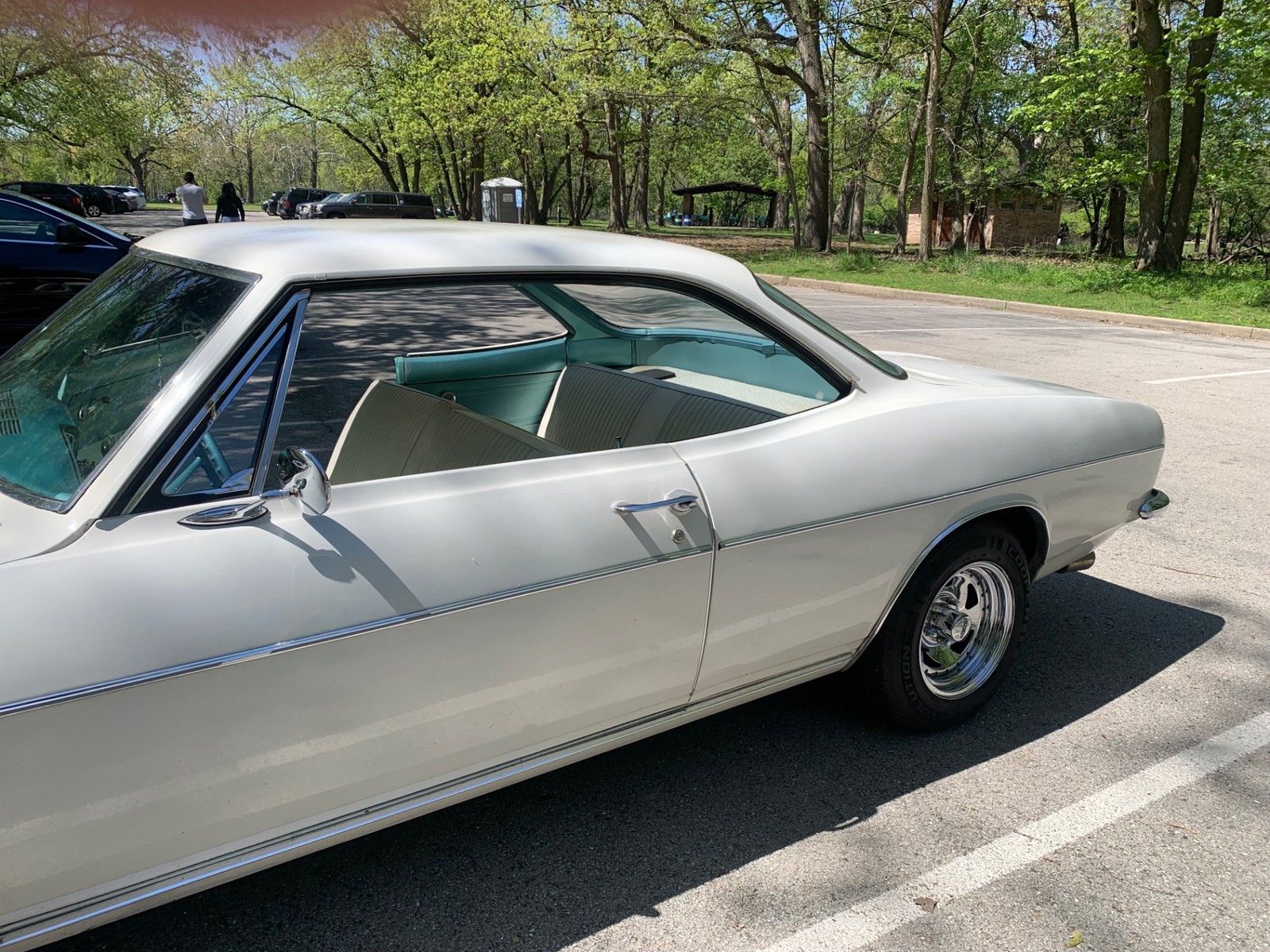 Chevrolet-Corvair-1965-2-Door-34