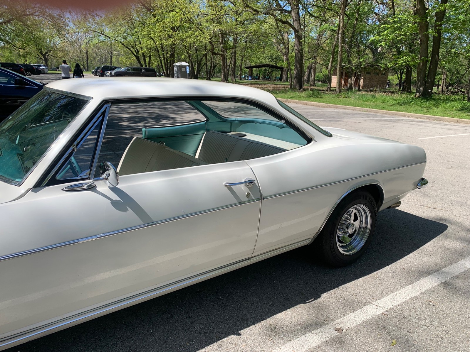 Chevrolet-Corvair-1965-2-Door-35