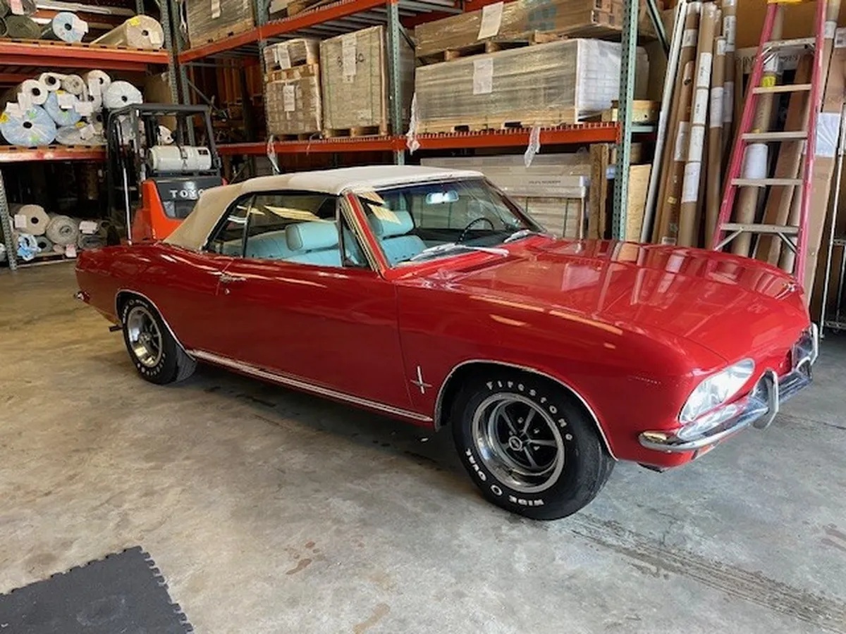 Chevrolet-Corvair-1966-Red-White-3