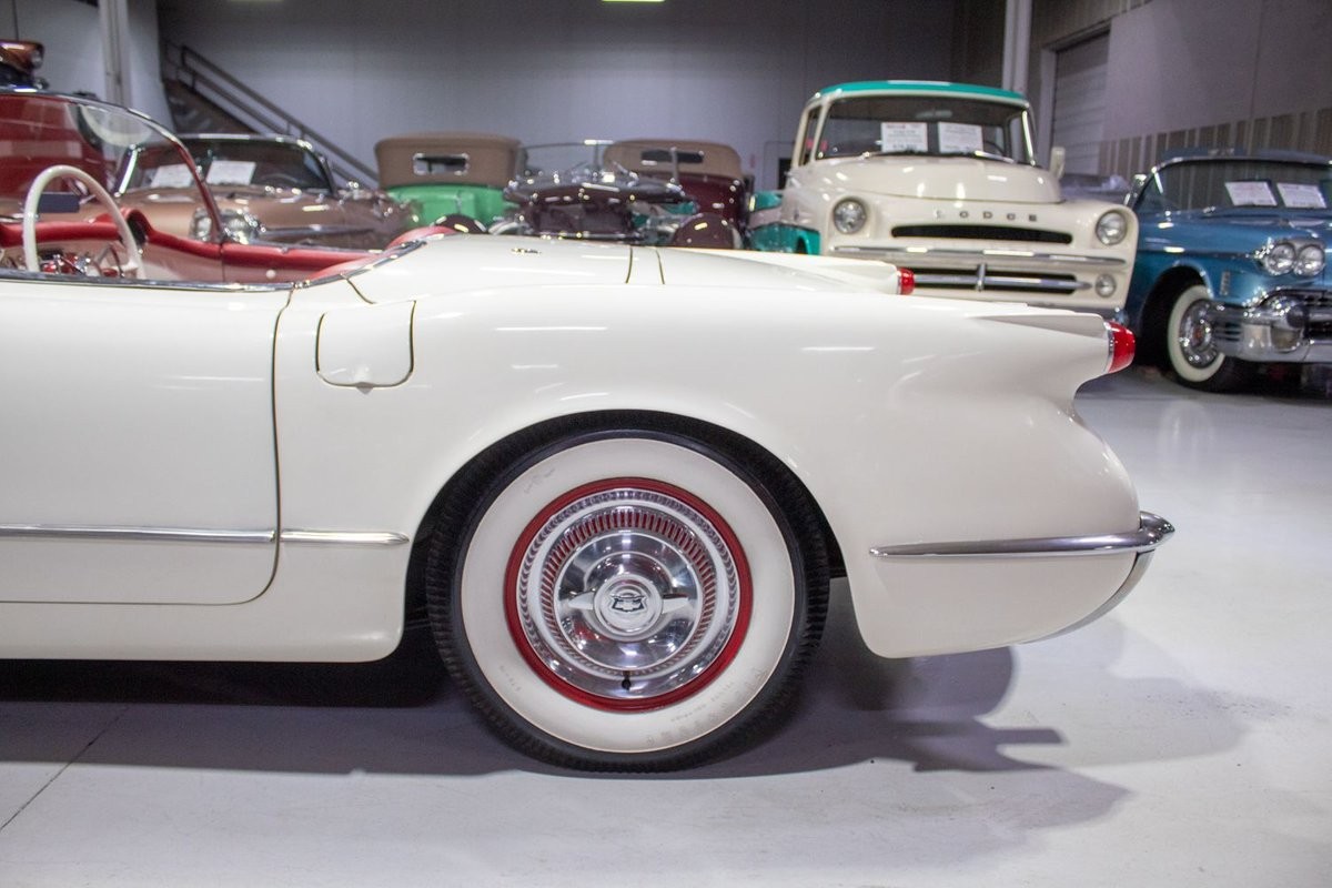 Chevrolet-Corvette-1954-Convertible-38