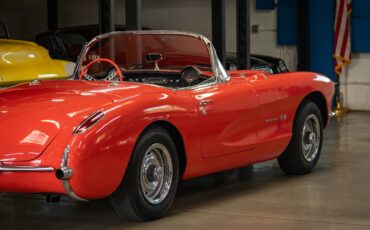 Chevrolet-Corvette-1957-2-Door-Roadster-Convertible-26